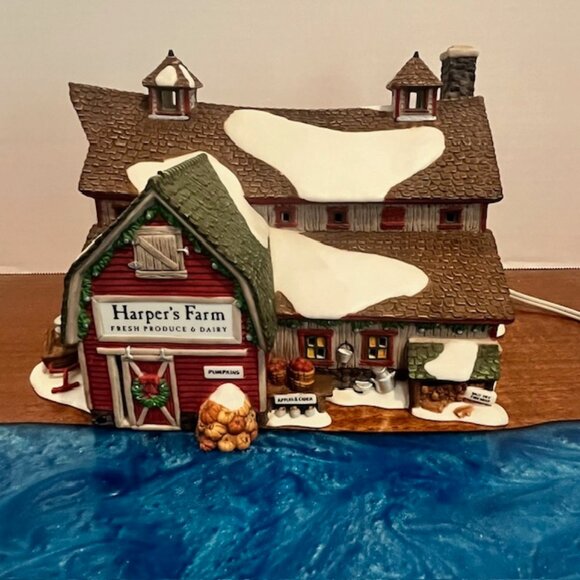 Dept 56 New England Village "Harper's Farm" 56605 Retired - Picture 8 of 12